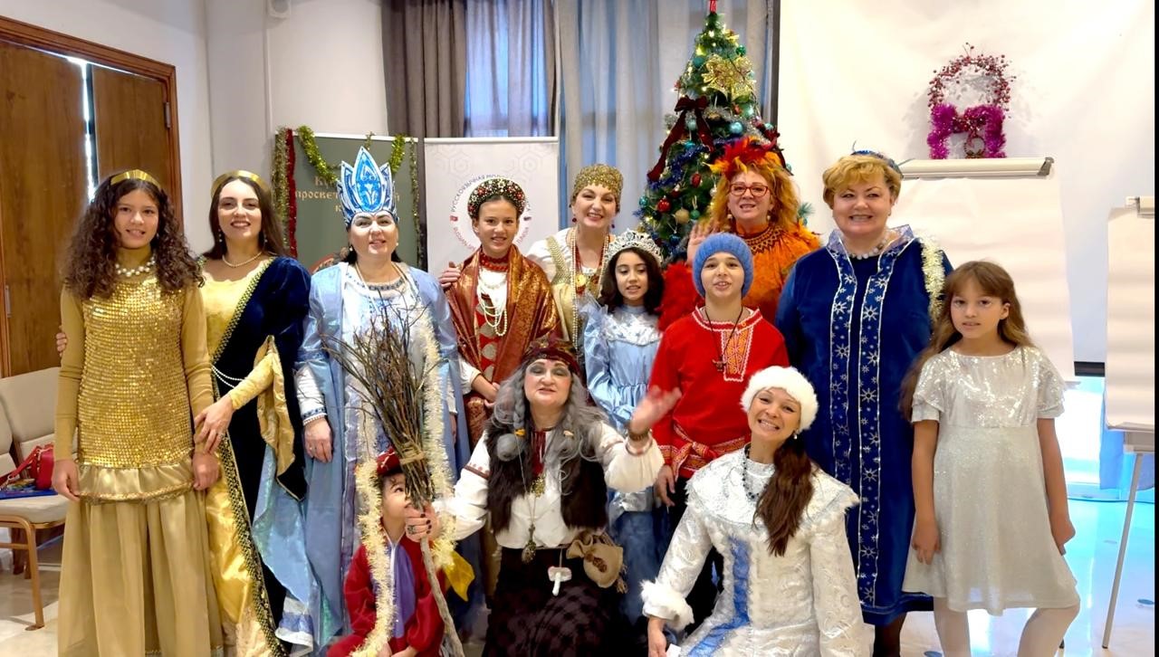 Традиционная НОВОГОДНЯЯ ЁЛКА в городе Сусс